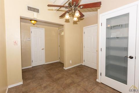 277 Elm St, Shafter, CA 93263 photo 8