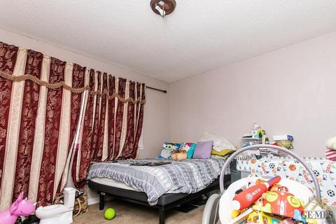 4200 Volley St, Bakersfield, CA 93313 photo 9