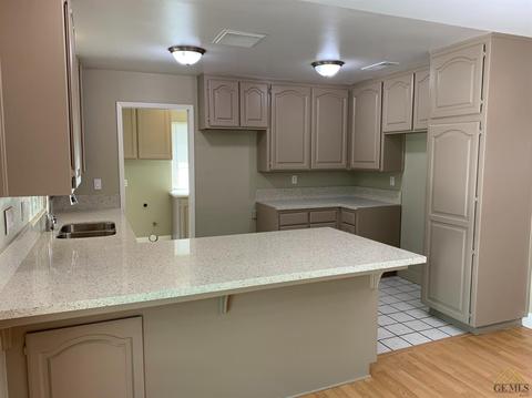 333 Maple Ave, Taft, CA 93268 photo 2