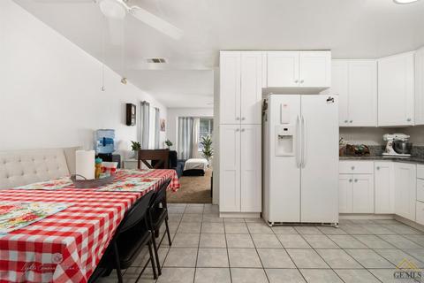 298 E Marengo Ave, Shafter, CA 93263 photo 6