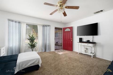 298 E Marengo Ave, Shafter, CA 93263 photo 4