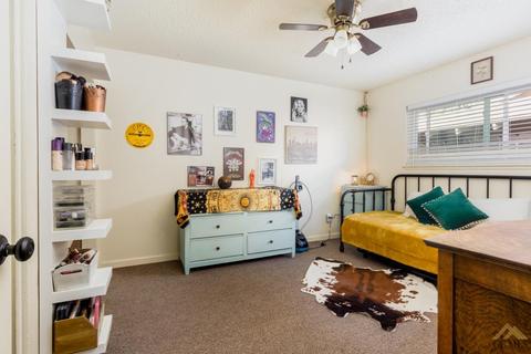 207 E Calvin St, Taft, CA 93268 photo 21
