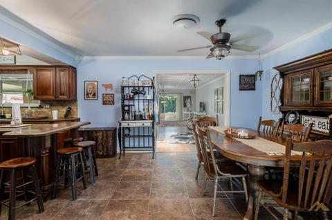 207 E Calvin St, Taft, CA 93268 photo 7