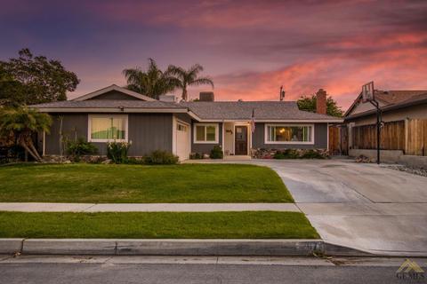 207 E Calvin St, Taft, CA 93268 photo 1