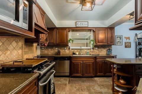 207 E Calvin St, Taft, CA 93268 photo 14