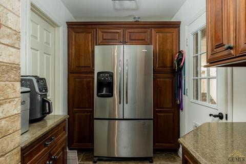 207 E Calvin St, Taft, CA 93268 photo 13