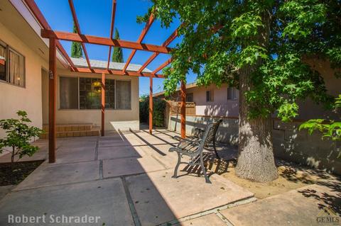116 E Lucard, Taft, CA 93268 photo 2