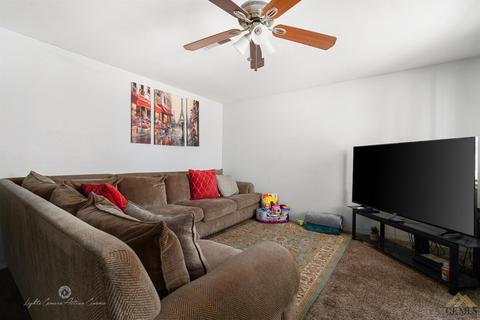 862 Clarence St, Shafter, CA 93263 photo 4