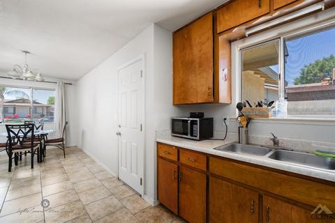 862 Clarence St, Shafter, CA 93263 photo 7