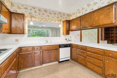 3909 Riviera Dr, Bakersfield, CA 93306 photo 10