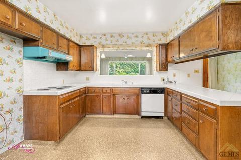 3909 Riviera Dr, Bakersfield, CA 93306 photo 9