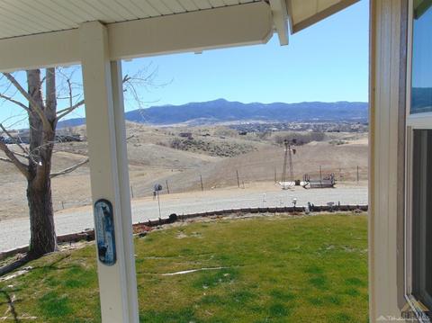 20218 Tamarac Dr, Tehachapi, CA 93561 photo 3