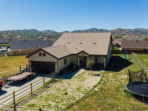 18211 Sulky Ln, Tehachapi, CA 93561 photo 3