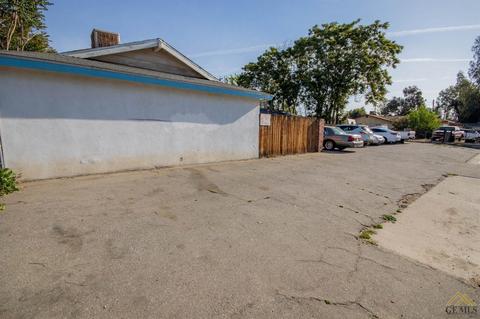 110 E Roberts Ln, Bakersfield, CA 93308 photo 2