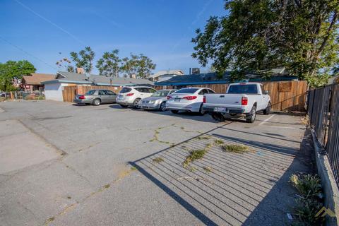 110 E Roberts Ln, Bakersfield, CA 93308 photo 3