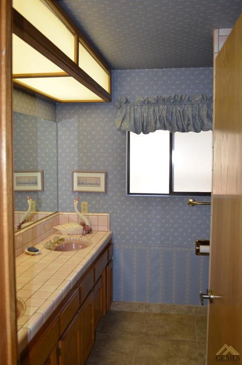 325 Bree, Shafter, CA 93263 photo 21