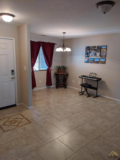 6717 Outback Dr, Bakersfield, CA 93312 photo 3
