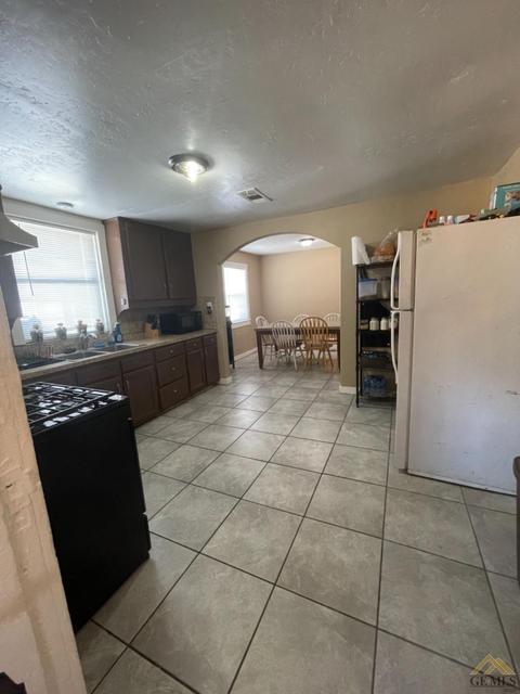 620 E 4th St, Bakersfield, CA 93307 photo 20