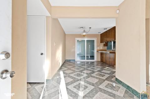 317 Pine Dr, Taft, CA 93268 photo 4