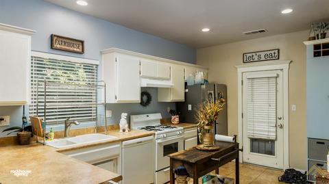 2218 Lewis Puller, Bakersfield, CA 93301 photo 5