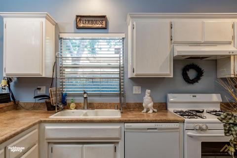 2218 Lewis Puller, Bakersfield, CA 93301 photo 6