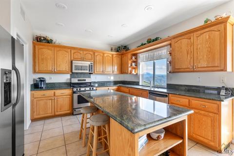 24821 Paramount Dr, Tehachapi, CA 93561 photo 8