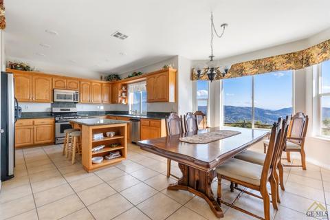 24821 Paramount Dr, Tehachapi, CA 93561 photo 10