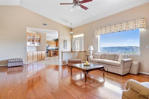 24821 Paramount Dr, Tehachapi, CA 93561 photo 6
