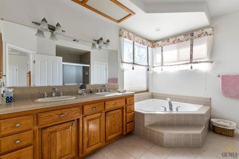 24821 Paramount Dr, Tehachapi, CA 93561 photo 16