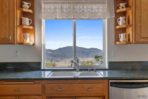 24821 Paramount Dr, Tehachapi, CA 93561 photo 12