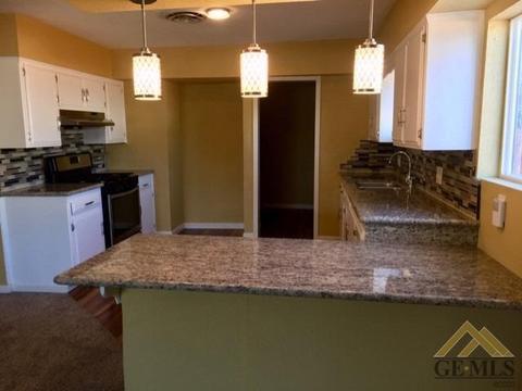 470 Cedar St, Taft, CA 93268 photo 4