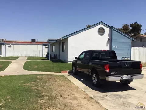 9913 Stobaugh St, Lamont, CA 93241 photo 1