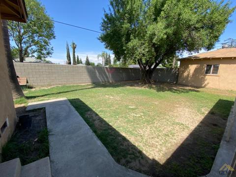216 Beech St, Bakersfield, CA 93304 photo 11