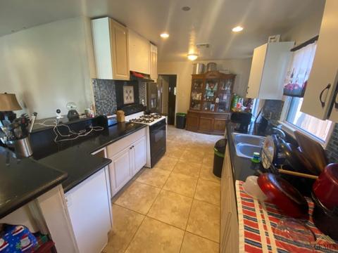 216 Beech St, Bakersfield, CA 93304 photo 4