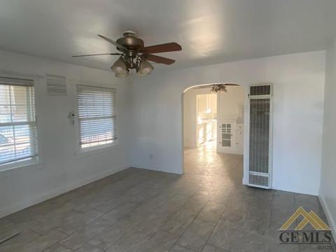 305 Pierce St, Taft, CA 93268 photo 5