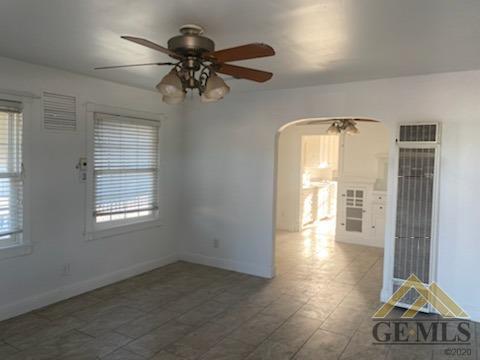 305 Pierce St, Taft, CA 93268 photo 4