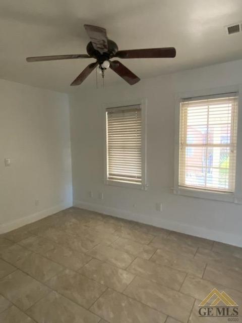 305 Pierce St, Taft, CA 93268 photo 8