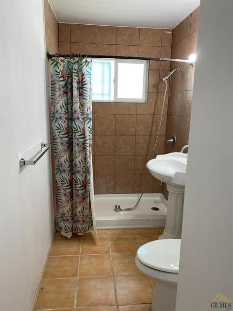 1921 Dover St, Delano, CA 93215 photo 7