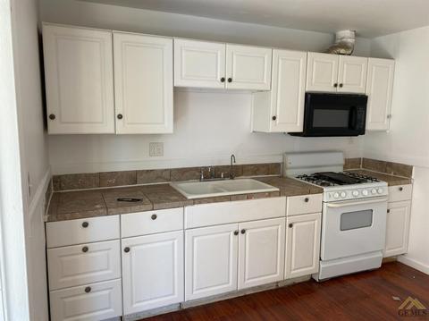 1921 Dover St, Delano, CA 93215 photo 2
