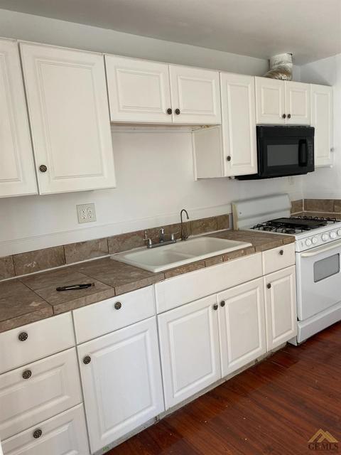 1921 Dover St, Delano, CA 93215 photo 1