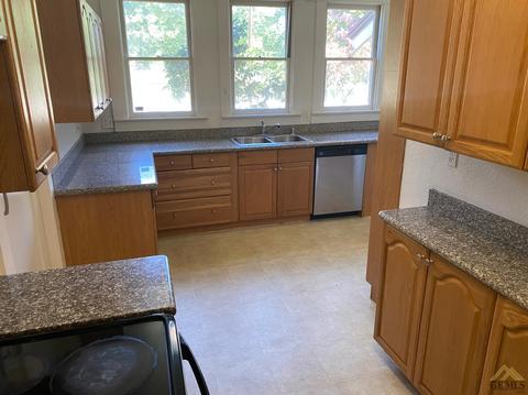 330 E St, Bakersfield, CA 93304 photo 7