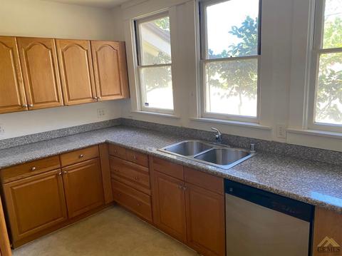 330 E St, Bakersfield, CA 93304 photo 8