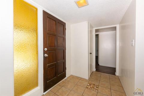 1102 Bell Ave, Taft, CA 93268 photo 4