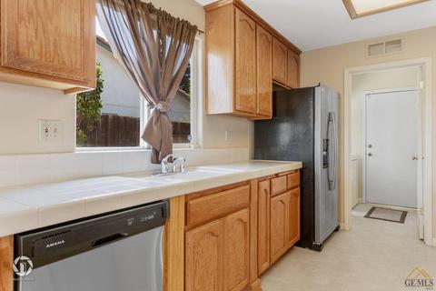 7302 Bald Eagle St, Bakersfield, CA 93306 photo 13