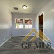 2 Cypress Ln, Taft, CA 93268 photo 4