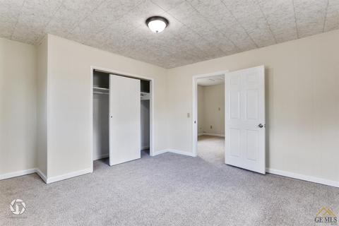 118 W E St, Tehachapi, CA 93561 photo 24