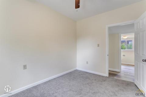 118 W E St, Tehachapi, CA 93561 photo 26