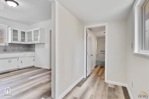 118 W E St, Tehachapi, CA 93561 photo 18