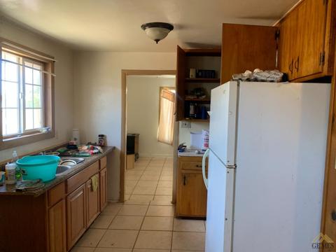 709 Taylor St, Taft, CA 93268 photo 3
