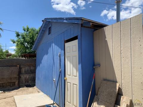 709 Taylor St, Taft, CA 93268 photo 9